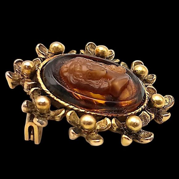 Root Beer Amber Glass Cameo Brooch Pin Antique Gold Tone MINI Carved Victorian - Picture 4 of 15